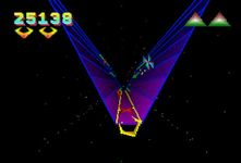 une photo d'Ã©cran de Tempest 2000 sur Atari Jaguar